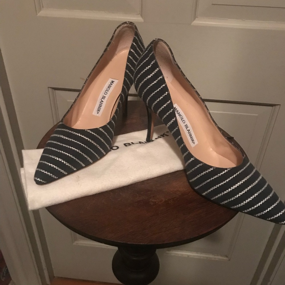 Manolo blahnik black  and white stripe fabric 4 inch stiletto heel size 38 1/2